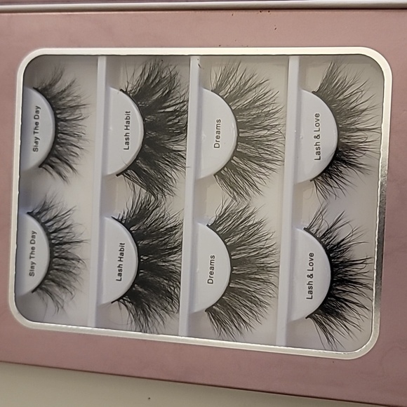 Mustbecindy x Lurella Cosmetics Lash Book - Picture 3 of 4